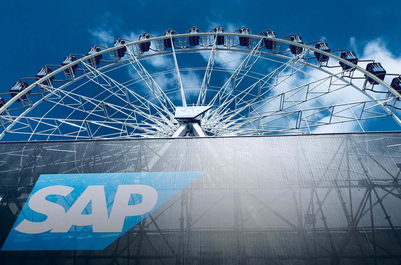 Ein inszeniertes Riesenrad statt Messestand Foto SAP Zeichen und Wunder