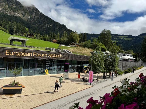 Congress Centrum Alpbach launcht digitalen Service Hub und macht Nachhaltigkeit praxistauglich