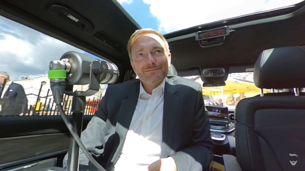 Gebhardtmedia stellt mobiles Podcast-Studio vor