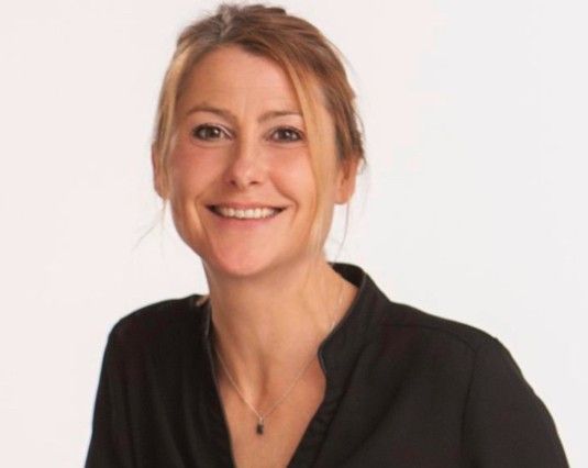 Conny Lobert spricht beim Convention Campus Wiesbaden