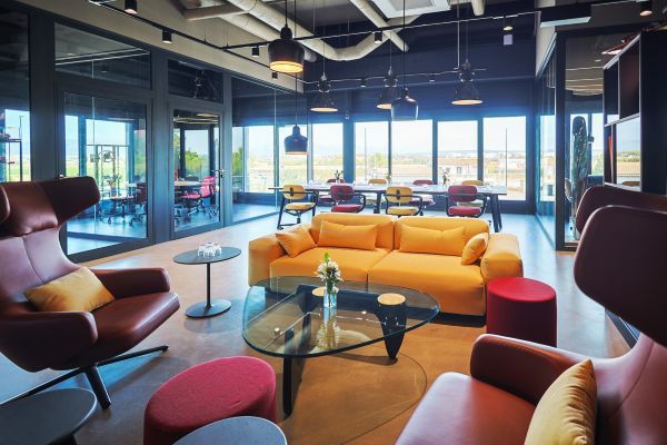 Drivers Lounge in der Motorworld Mallorca eröffnet