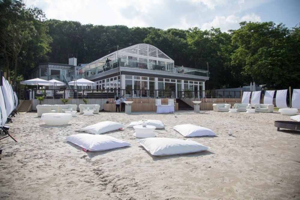 Eventlocation mit Strand und Seeblick in Köln